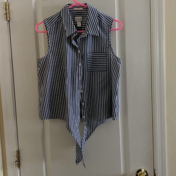 Chicos, no iron, size O, pin stripe sleeveless top - Picture 1 of 6